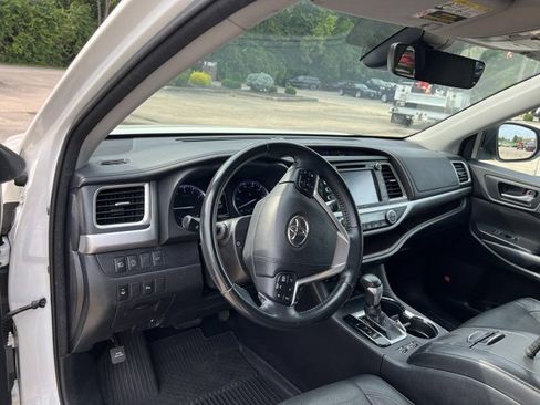 Used 2018 Toyota Highlander Limited AWD/4WD image 10