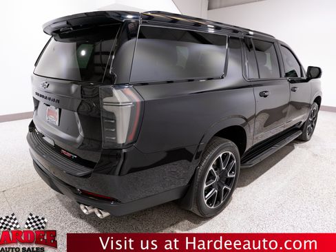 Used 2026 Chevrolet Suburban RST w/ Comfort Package AWD/4WD image 5
