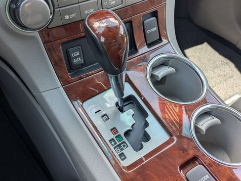 Used 2013 Toyota Highlander Limited AWD/4WD image 24
