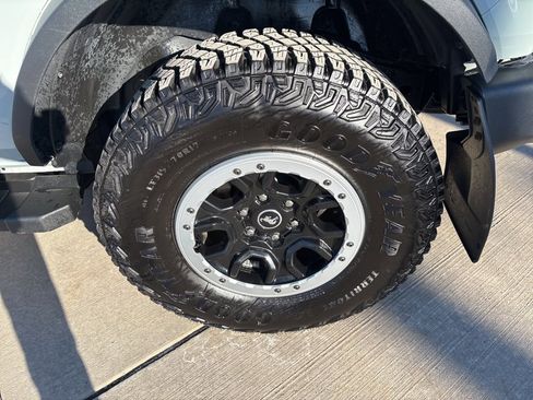 Used 2023 Ford Bronco Outer Banks w/ Sasquatch Package image 13