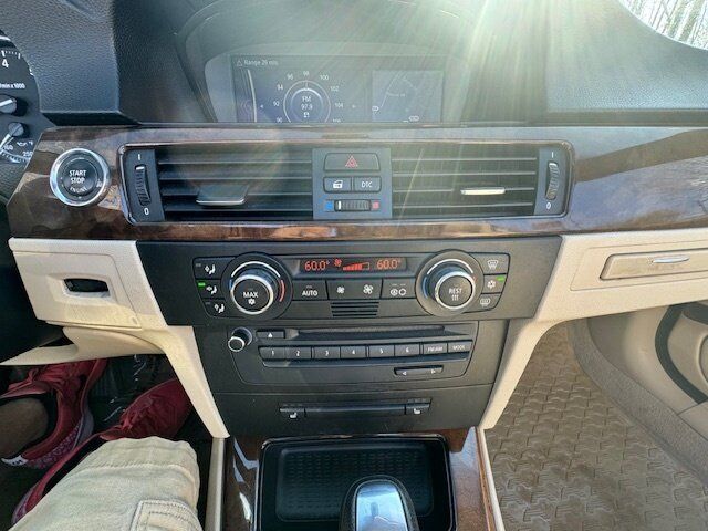 Used 2009 BMW 335i Convertible RWD image 18