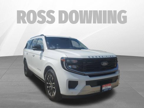 Used 2025 Ford Expedition Platinum image 3