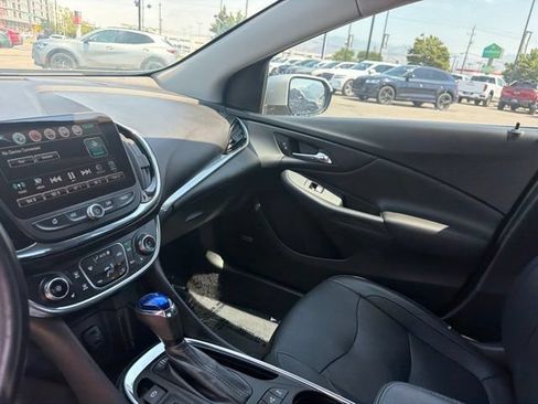 Used 2017 Chevrolet Volt Premier w/ Driver Confidence Package FWD image 20
