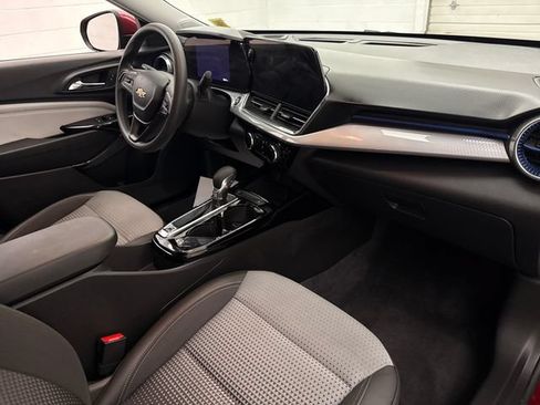 Certified 2024 Chevrolet Trax LT FWD image 31