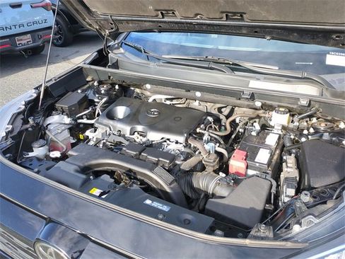 Used 2021 Toyota RAV4 XLE image 24