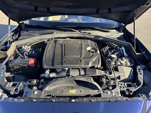 Used 2020 Jaguar F-PACE Prestige image 10