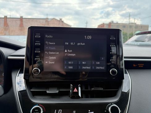 Used 2020 Toyota Corolla LE FWD image 10