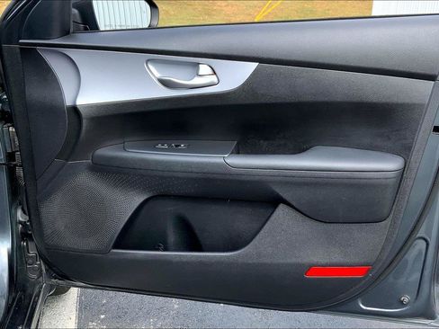 Used 2024 Kia Forte LXS w/ LXS Technology Package FWD image 20