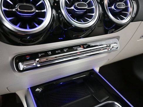 Used 2025 Mercedes-Benz GLA 250 image 15