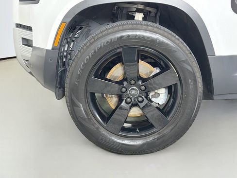 Certified 2024 Land Rover Defender 110 S AWD/4WD image 33
