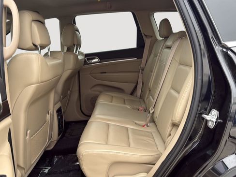 Used 2018 Jeep Grand Cherokee Limited AWD/4WD image 19