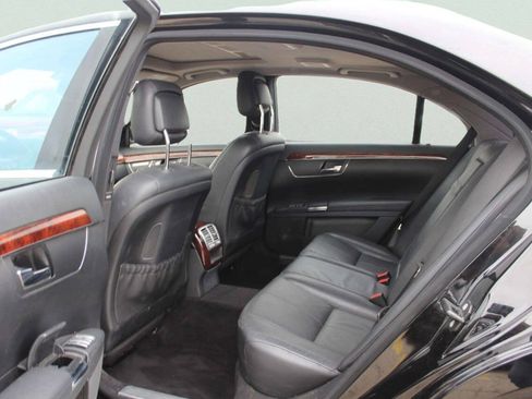 Used 2008 Mercedes-Benz S 550 4MATIC image 8