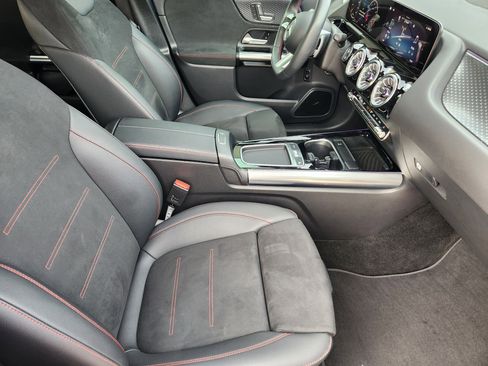 Used 2025 Mercedes-Benz GLA 250 4MATIC image 15