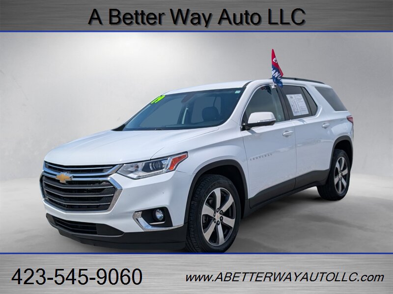 Used 2019 Chevrolet Traverse LT w/ LT Premium Package AWD/4WD image 1