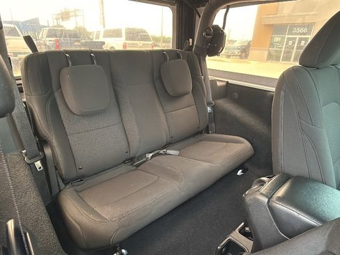 Certified 2020 Jeep Wrangler Sport AWD/4WD image 23