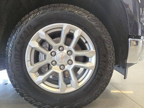 Used 2024 Chevrolet Silverado 1500 LT AWD/4WD image 29