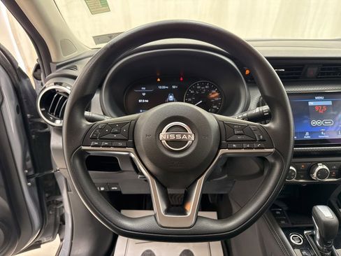 Used 2023 Nissan Kicks SV image 20