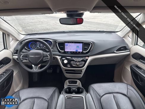 Used 2024 Chrysler Pacifica Touring-L FWD image 23