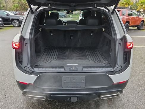 Used 2025 Land Rover Range Rover Sport SE image 16