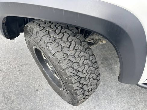 Used 2017 Toyota Tacoma TRD Off-Road RWD image 24