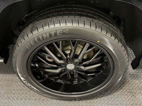 Used 2015 Cadillac Escalade ESV Platinum AWD/4WD image 21