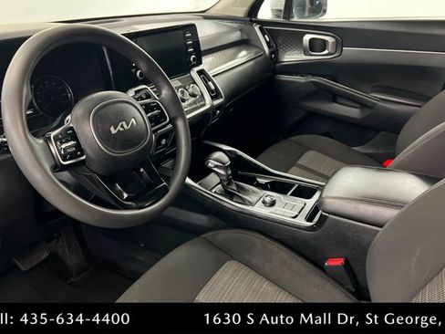 Used 2022 Kia Sorento LX AWD/4WD image 15