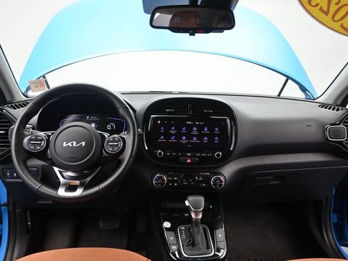 Certified 2025 Kia Soul EX FWD image 34