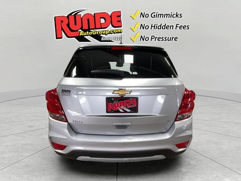 Used 2017 Chevrolet Trax LT w/ LT Convenience Package FWD image 5