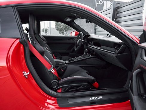 Used 2025 Porsche 911 GT3 w/ Chrono Package image 25