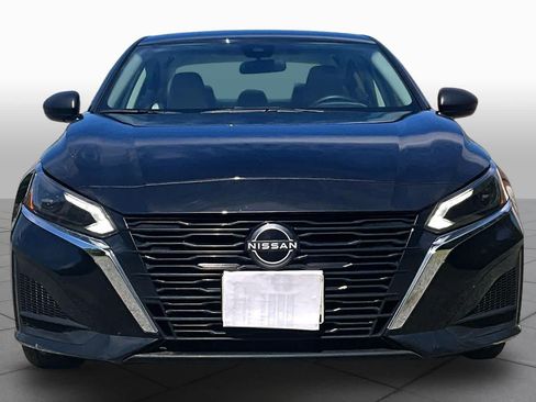 Used 2025 Nissan Altima 2.5 SV FWD image 4