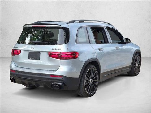 Used 2025 Mercedes-Benz GLB 35 AMG 4MATIC image 5