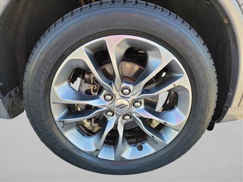 Used 2019 Dodge Durango GT AWD/4WD image 11