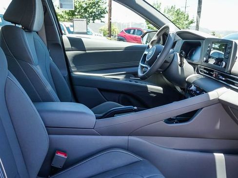 Certified 2025 Hyundai Elantra Sport FWD image 17
