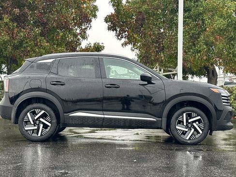 New 2026 Nissan Kicks SV image 3