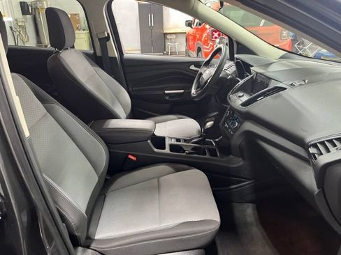 Certified 2019 Ford Escape SE AWD/4WD image 29