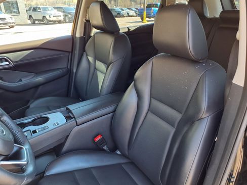 Used 2021 Nissan Rogue SV w/ Premium Package image 12