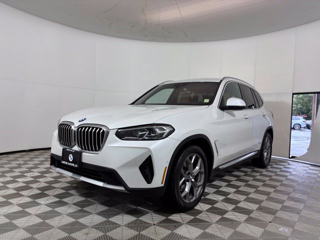 Used 2024 BMW X3 xDrive30i w/ Premium Package w/ZPA AWD/4WD image 3