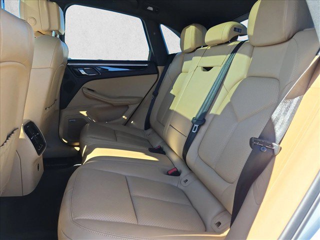 Used 2018 Porsche Macan AWD/4WD image 21