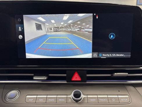 Used 2025 Hyundai Elantra SEL image 30