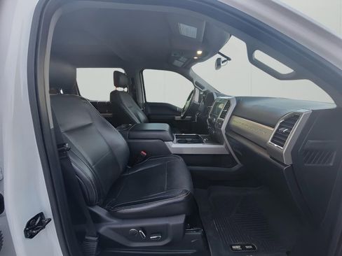 Used 2018 Ford F250 Lariat w/ Chrome Package image 34