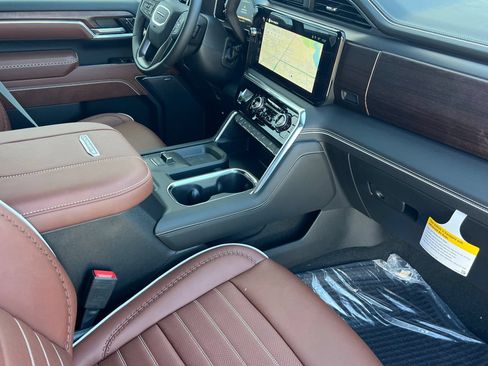 New 2026 GMC Sierra 2500 Denali Ultimate AWD/4WD image 12