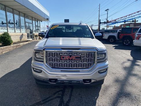 Used 2018 GMC Sierra 1500 Denali w/ Denali Ultimate Package AWD/4WD image 8