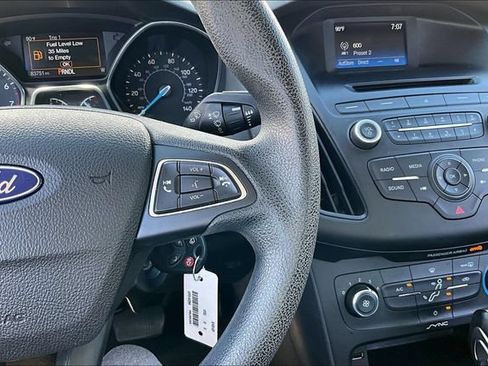Used 2016 Ford Focus SE FWD image 19