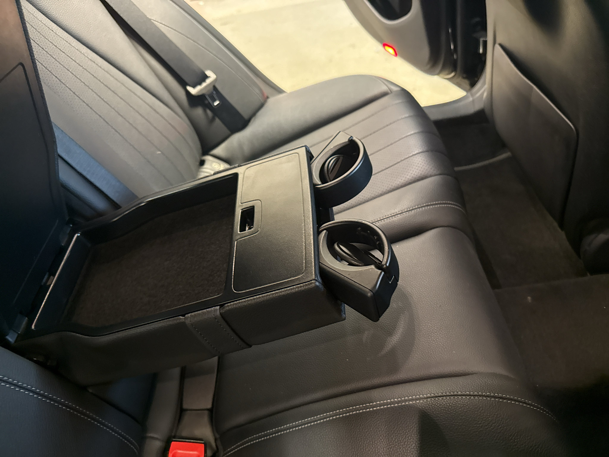 Used 2018 Mercedes-Benz E 300 4MATIC image 22