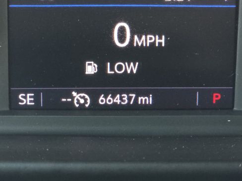 Used 2021 Chevrolet Tahoe LT image 34