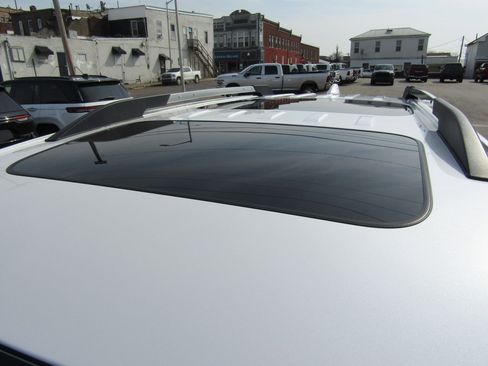 Used 2023 GMC Acadia Denali w/ Denali Ultimate Package image 9