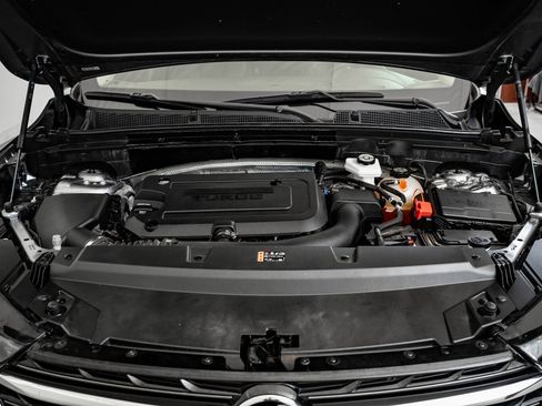 Used 2021 Buick Envision Essence w/ Sport Touring Package image 43