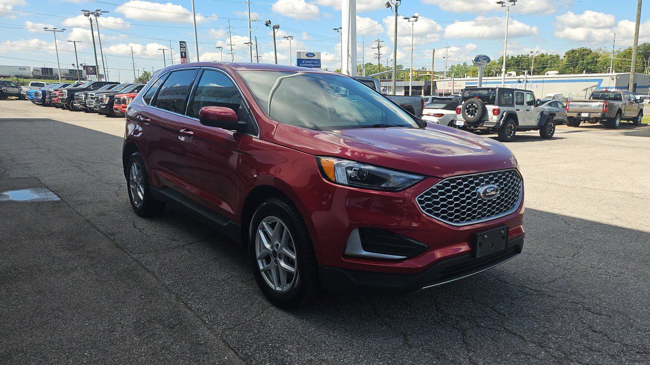 Used 2024 Ford Edge SEL AWD/4WD image 6