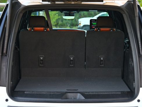 Used 2023 GMC Yukon XL Denali Ultimate image 37