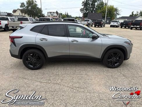 Used 2025 Chevrolet Trax ACTIV w/ Driver Confidence Package FWD image 3